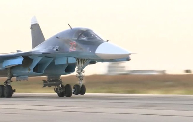 Chiến tích đầu tiên của “Thú mỏ vịt” Su-34 tại chiến trường Syria Chiến tích đầu tiên của “Thú mỏ vịt” Su-34 tại chiến trường Syria