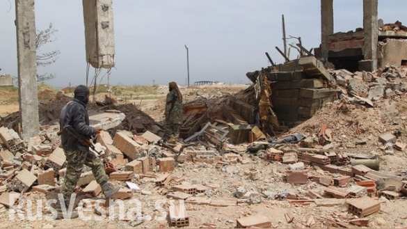 IS nã tên lửa “tặng quà cho người Nga” ở Latakia IS nã tên lửa “tặng quà cho người Nga” ở Latakia