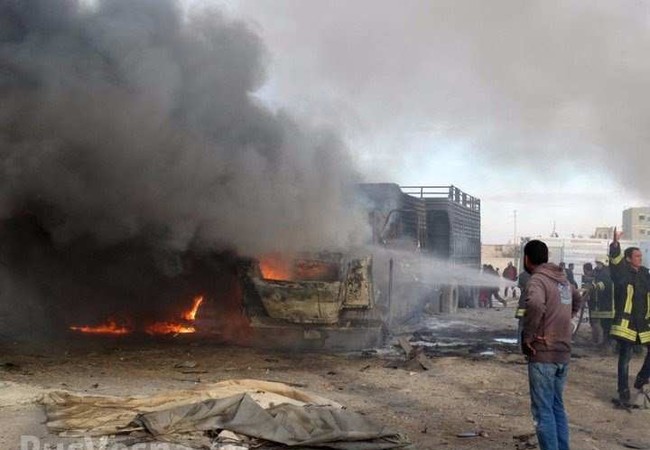 Máy bay lạ tấn công đoàn xe “nhân đạo” Thổ Nhĩ Kỳ ở biên giới Syria Máy bay lạ tấn công đoàn xe “nhân đạo” Thổ Nhĩ Kỳ ở biên giới Syria