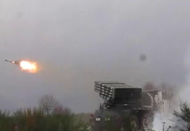 Chùm video ngày 4/12: Chiến binh khủng bố khóc như con trẻ, pháo binh Syria dội mưa lửa Chùm video ngày 4/12: Chiến binh khủng bố khóc như con trẻ, pháo binh Syria dội mưa lửa