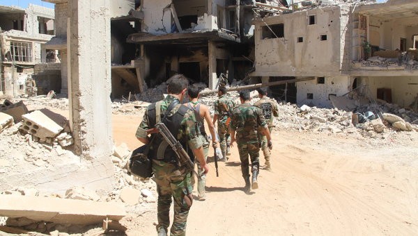 Quân đội Syria tấn công quy mô lớn, diệt hàng trăm chiến binh IS Quân đội Syria tấn công quy mô lớn, diệt hàng trăm chiến binh IS