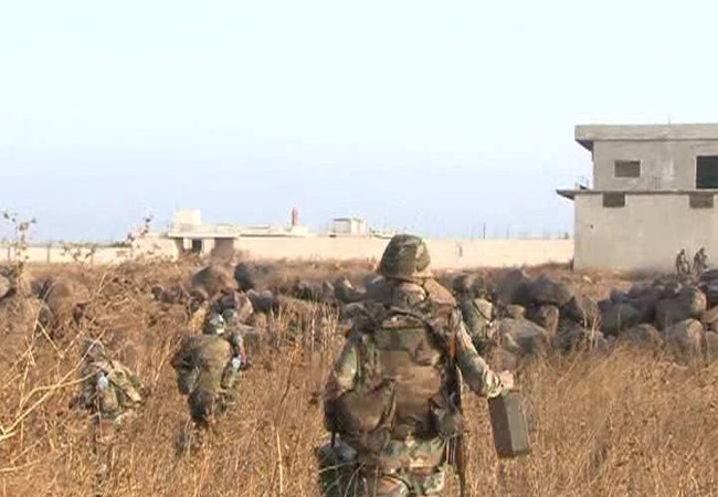 Quân đội Syria bất ngờ tấn công ở Hama, diệt hàng chục chiến binh Al-Nusra Quân đội Syria bất ngờ tấn công ở Hama, diệt hàng chục chiến binh Al-Nusra