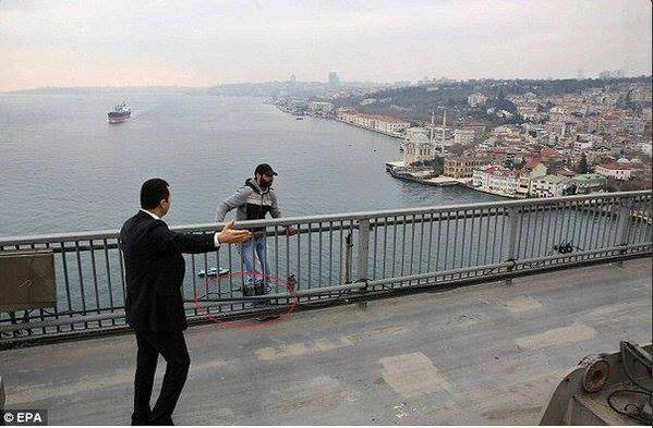 Sự thực vụ Sự thực vụ "cứu người tự sát" của tổng thống Thổ Nhĩ Kỳ Erdogan