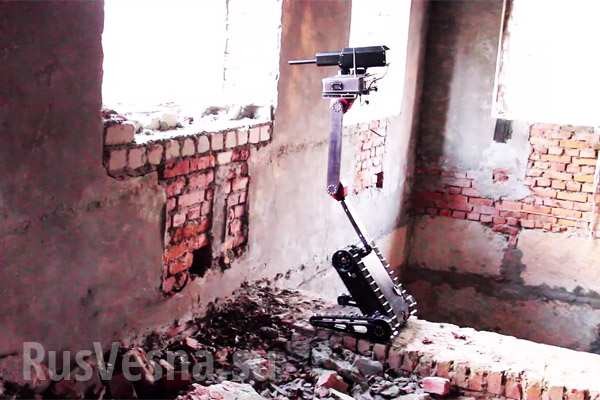 Robot sát thủ trong ba lô lính chiến Robot sát thủ trong ba lô lính chiến