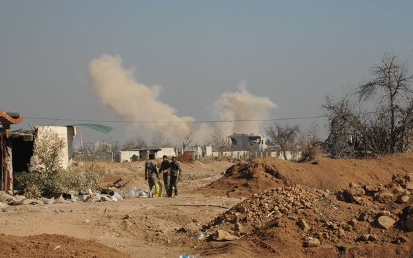 Quân đội Syria, Hezbollah tấn công IS trên dãy núi Qalamoun Quân đội Syria, Hezbollah tấn công IS trên dãy núi Qalamoun