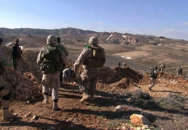 Quân đội Syria tấn công làng Al-Tannourah ở Bắc Aleppo Quân đội Syria tấn công làng Al-Tannourah ở Bắc Aleppo
