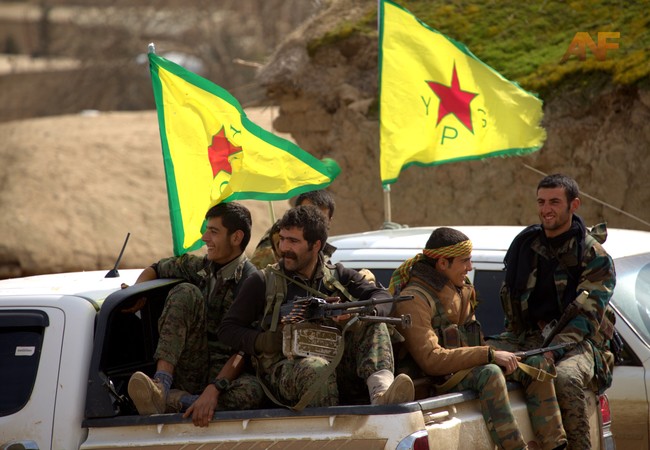 Video: Cận cảnh cuộc chiến chống IS của người Kurd ở Syria Video: Cận cảnh cuộc chiến chống IS của người Kurd ở Syria