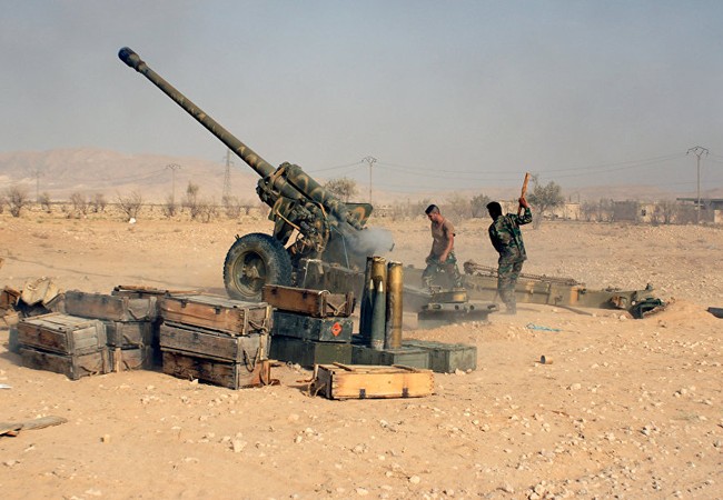 Quân đội Syria tấn công dưới ô không quân Nga ở Palmyra Quân đội Syria tấn công dưới ô không quân Nga ở Palmyra