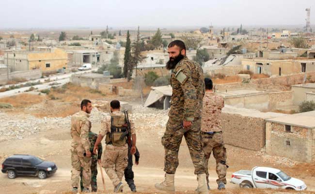 Chỉ còn gần một trăm tay súng IS cố thủ trong thành phố Palmyra Chỉ còn gần một trăm tay súng IS cố thủ trong thành phố Palmyra