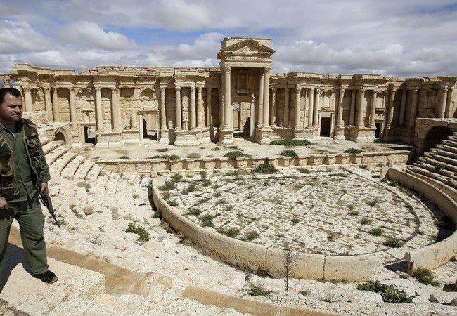 Cận cảnh thành phố Palmyra sau khi giải phóng (ảnh + video) Cận cảnh thành phố Palmyra sau khi giải phóng (ảnh + video)