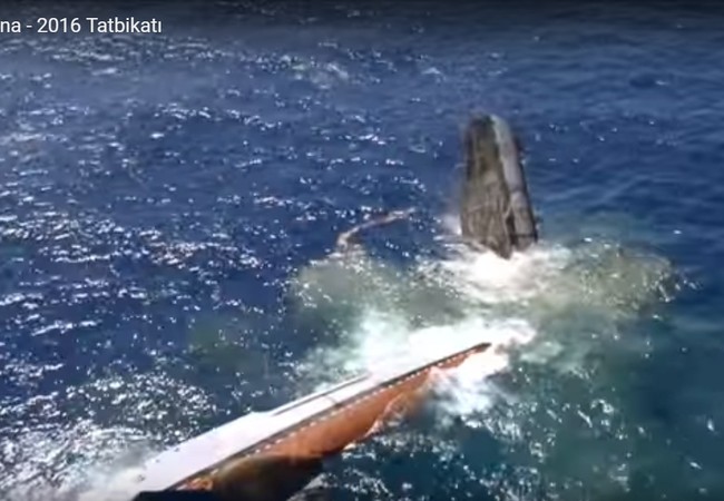 Video: Ngư lôi Thổ Nhĩ Kỳ đánh chìm tàu chiến Mỹ Video: Ngư lôi Thổ Nhĩ Kỳ đánh chìm tàu chiến Mỹ