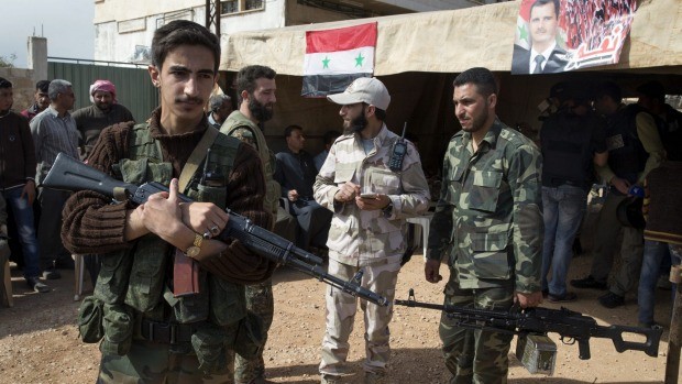 Video: Quân đội Syria phá hủy một căn cứ quân sự của IS ở Deir Ezzor Binh sĩ quân đội Syria ở Deir Ezzor