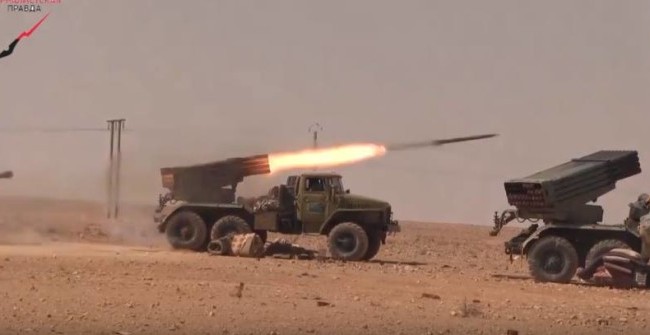 IS sử dụng khí độc thần kinh tấn công quân đội Syria ở Raqqa Pháo phản lực Grad trên chiến trường Syria