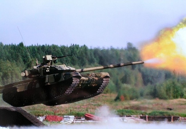Video: Xe tăng bay T-90, quả đấm thép của bộ binh Nga xe tăng T-90 khai hỏa khi vượt vật cản