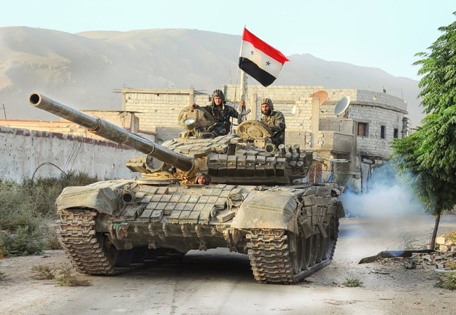 Quân đội Syria, dân quân Palestine tấn công Trại tị nạn Handarat (video) Ảnh minh họa
