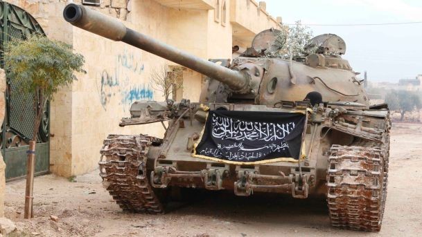 Lực lượng Jabhat Al Nusra tấn công thất bại, 20 tay súng bị tiêu diệt (Video) Xe tăng T-55 của lực lượng Jabhat Al-Nusra