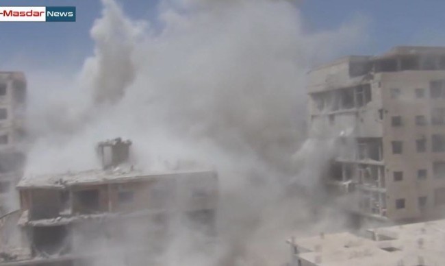 Quân đội Syria tăng cường tấn công hỏa lực tại thị trấn Darayya Hỏa lực dữ dội dìm thành phố vệ tinh Darayya vào khói lửa