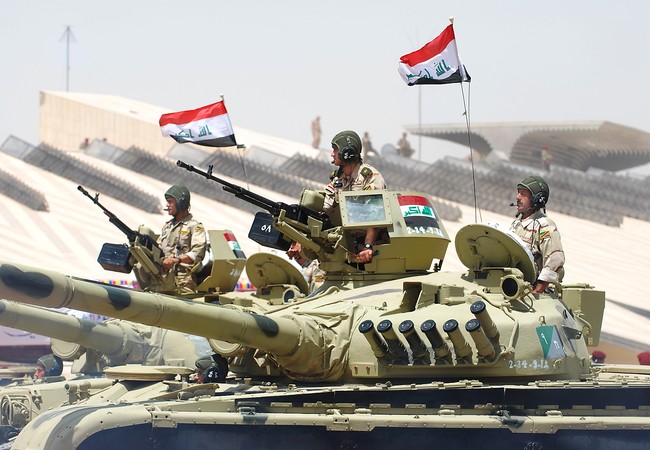 Diễu hành quân sự ở Baghdad, Abrams M1 và T-72 trong cùng đội ngũ (video) Xe tăng T-72 trong cuộc diễu hành