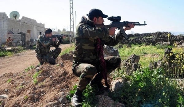 Quân đội Syria tiến vào giai đoạn giao chiến ác liệt ở Aleppo và Latakia Binh sĩ Syria tham gia chiến đấu trên chiến trường khu trang trại Mallah, Aleppo