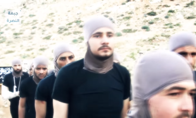 Jabhat Al-Nusra hành quyết 14 binh sĩ Syria (video) Nhóm binh sĩ quân đội Syria bị Jabhat Al-Nusra hành quyết