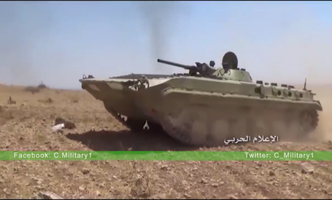 Quân đội Syria tấn công giành lại đường ống dẫn dầu từ IS trên miền đông Hama (video) Xe bô binh chiến đấu BMP quân đội Syria trên chiến trường Đông Hama