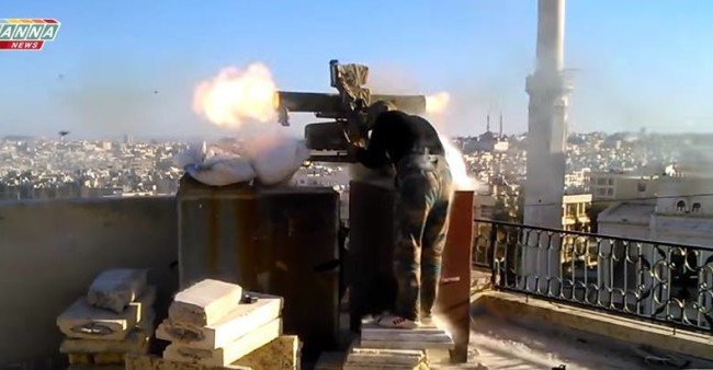 Quân đội Syria tấn công đánh chiếm nhà máy dệt ở khu Aleppo Cổ (Video) Binh sĩ Syria sử dụng súng chống tăng ATGM trên chiến trường Aleppo