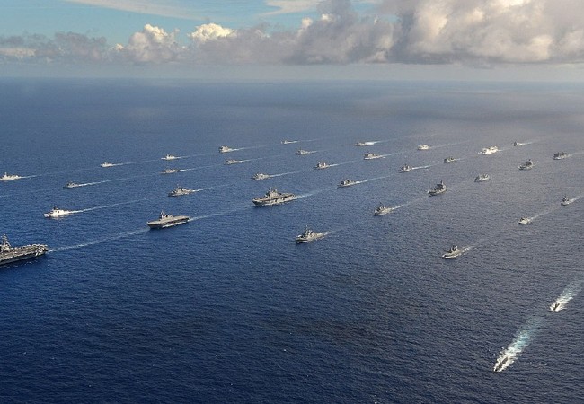 Video: Cận cảnh một bài tập của cuộc diễn tập RIMPAC Đội hình 40 chiến hạm nổi và tàu ngầm trên Thái Bình Dương