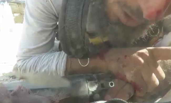 Chiến binh Hồi giáo cực đoan ghi lại cái chết của mình ở Aleppo (Video) Chiến binh Hồi giáo cực đoan tự ghi lại cái chết của chính mình vào điện thoại di động