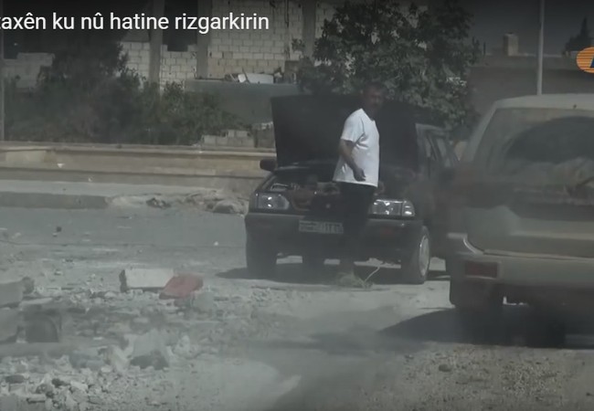 Video: Lực lượng Dân chủ Syria tuần tiễu trong thành phố Manbij Lực lượng SDF tuần tra trên đường phố Manbij