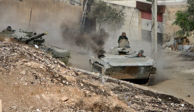 Chiến trường Aleppo, quân đội Syria chỉ có thể dựa vào chính mình Xe tăng và xe BMP quân đội Syria