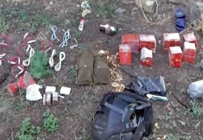 Tổng quan tình hình xung đột biên giới Crimea - Ukraine Thuốc nổ TNT thu được từ một biệt kích trên hiện trường ở Crimea