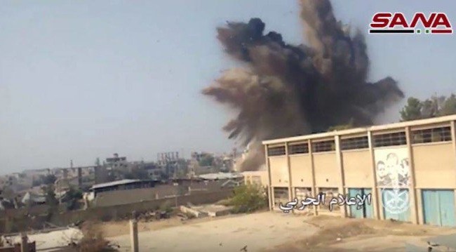 Video: Quân Syria phá hủy đường hầm của các phần tử cực đoan ở Damascene Quân đội Syria phá hủy đường hầm của lực lượng Hồi giáo cực đoan ở Damascence