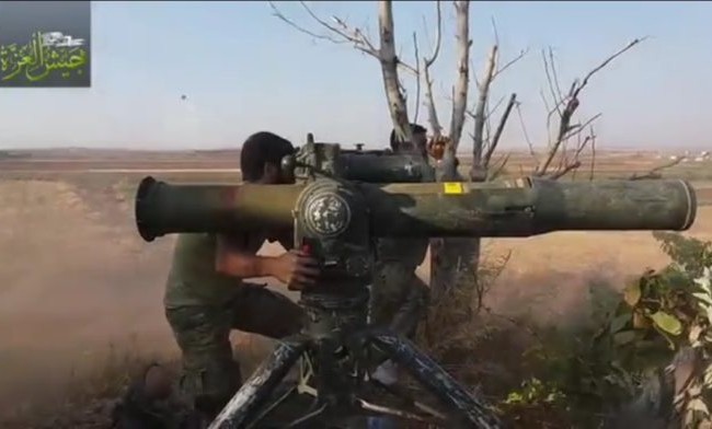 Video: Khủng hoảng trên chiến trường Hama, 1 máy bay trực thăng Syria bị bắn hạ Chiến binh Hồi giáo cực đoan sử dụng tên lửa TOW trên chiến trường Hama