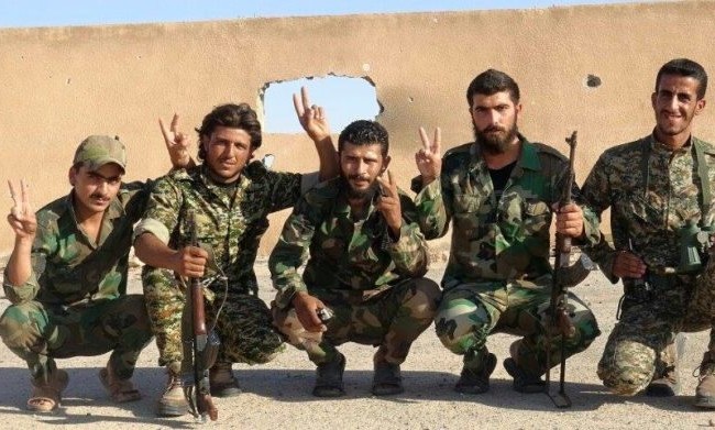 Binh sĩ Syria nổ đường hầm, chôn vùi chiến binh IS Binh sĩ quân đội Syria ở Deir Ezzor