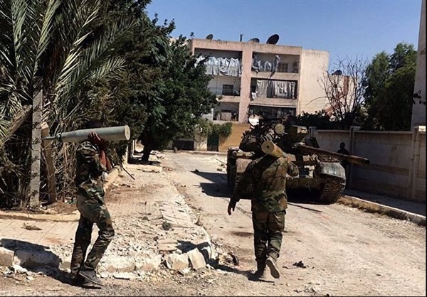 Quân đội Syria thiêu rụi 3 xe tăng, diệt hàng loạt tay súng Hồi giáo Lính tăng Syria vác đạn ra xe tăng của mình ở Tây Ghouta.