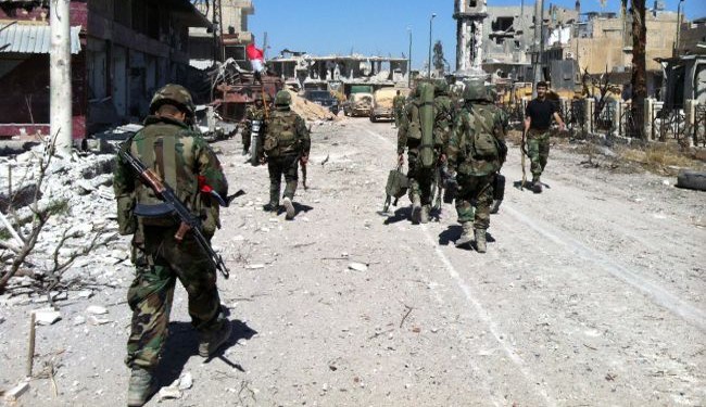 Chiến sự Syria: Quân chính phủ ào ạt đánh chiếm phía Đông Aleppo Binh sĩ Quân đội Syria tấn công ở Aleppo