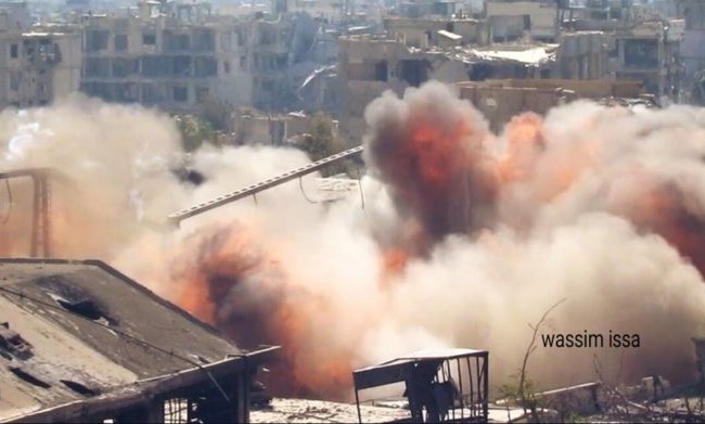 Quân đội Syria phá hủy đường hầm, chôn sống hàng loạt tay súng khủng bố Quân đội Syria làm nổ tung đường hầm bí mật của Fath Al-Sham Front ở Jobar