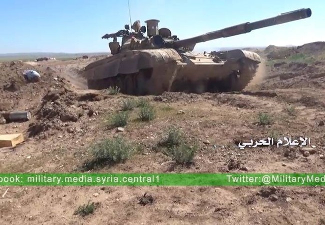 Quân đội Syria tiêu diệt một thủ lĩnh và hàng chục phiến quân Xe tăng quân đội Syria trên chiến trường (ảnh minh họa)