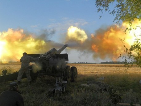 Quân đội Ukraine mở đợt tấn công mới vào Donetsk Lực lượng pháo binh quân đội Ukraine pháo kích vào Donetsk