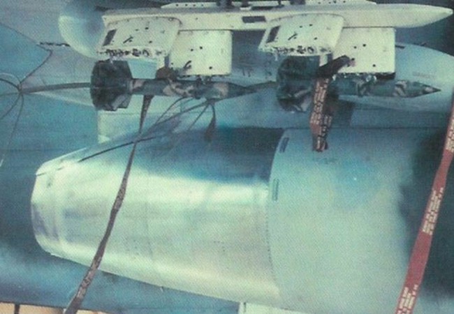 Việt Nam “dắt mũi” B-52 và không quân Mỹ thế nào Một máy bay cường kích Mỹ đang chuẩn bị thả "Cây nhiệt đới" trên chiến trường Miền Nam Việt Nam