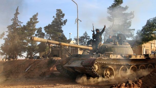 Video chiến sự Syria: Giao tranh dữ dội trên khắp Aleppo Binh sĩ quân đội Syria tiến công ở Aleppo