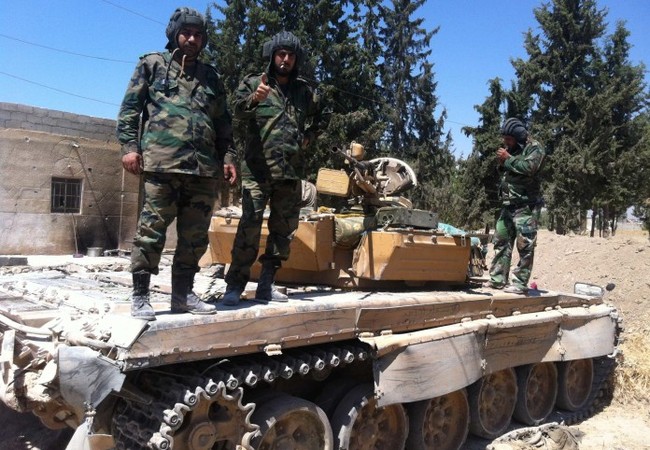 Video chiến sự Aleppo: Quân đội Syria phản công quyết liệt lực lượng Hồi giáo cực đoan Binh sĩ quân đội Syria chuẩn bị cho trận chiến ở Aleppo