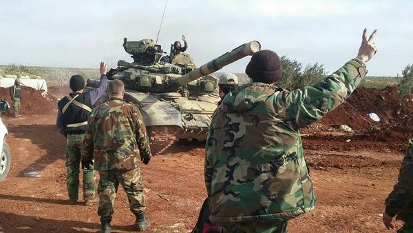 Video chiến sự: Quân đội Syria trút thịnh nộ vào phiến quân ở Aleppo Binh sĩ Syria với xe tăng T-90 trên chiến trường Aleppo