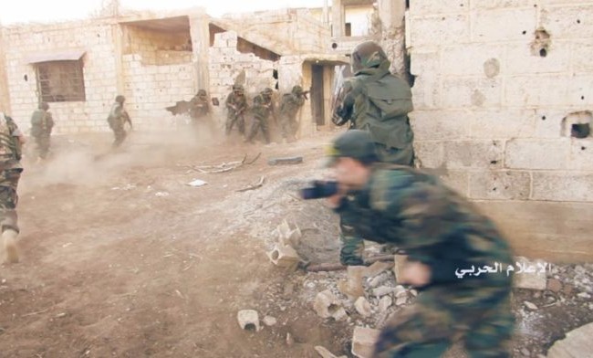 Chảo lửa Aleppo: Giao chiến ác liệt tại các quận phía Tây Aleppo (video) Binh sĩ Syria và Hezbollah trên chiến trường phía Tây Aleppo