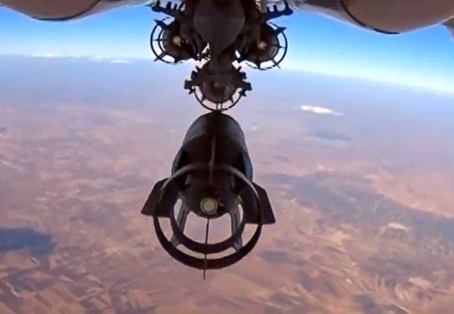 Không quân Nga trút kinh hoàng xuống phiến quân ở Aleppo (video) Không quân Nga không kích trên chiến trường Syria