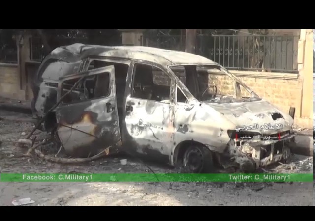 Chiến sự Aleppo: Quân đội Syria diệt khủng bố, giải phóng quận ngoại ô Xe cơ giới bán tải của lực lượng Hồi giáo cực đoan cháy đen trong quận Al-Assad, Aleppo
