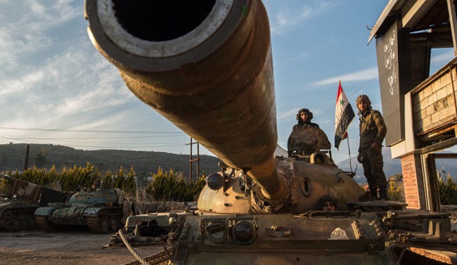 Xe tăng quân đội Syria trên chiến trường Aleppo