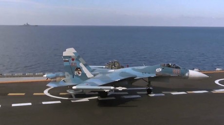 Video chiến sự Syria: Cả nhóm phiến quân bị xóa sổ, chiến binh khủng bố selfie cái chết Máy bay tiêm kích đa nhiệm Su-33 của không quân Nga trên tàu sân bay Đô đốc Kuznetsov