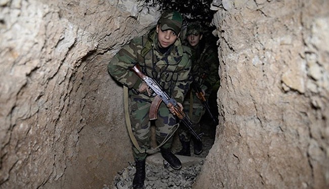 Quân đội Syria cắt đứt đường tiếp vận phiến quân ở ngoại vi Damascus (video) Binh sĩ quân đội Syria chiến đấu trong đường hầm khu vực Đông Ghouta