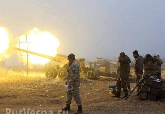 Nóng: Ukraine bùng phát giao chiến dữ dội tại chảo lửa Debaltsevo, Donbass Quân đội Ukraine pháo kích trên chiến trường chảo lửa Debaltsevo